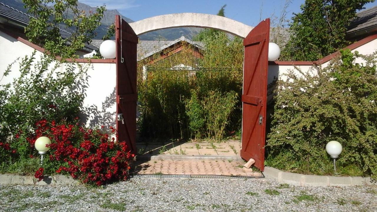 Отель Masdani Шорж Экстерьер фото